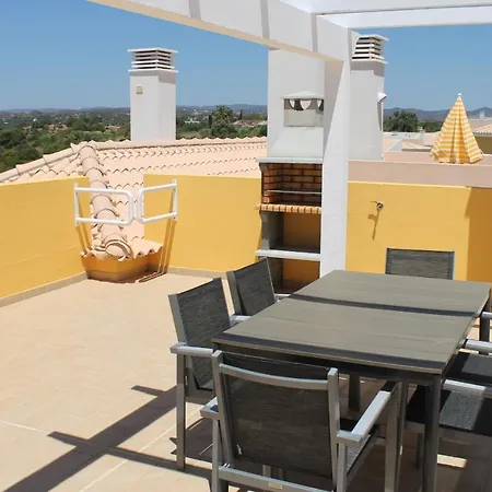 2 Bed 2 Bath Penthouse With Pool, Stunning Views From The Terrace Conceição