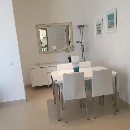 Апартаменты 2 Bed 2 Bath Penthouse With Pool, Stunning Views From The Terrace