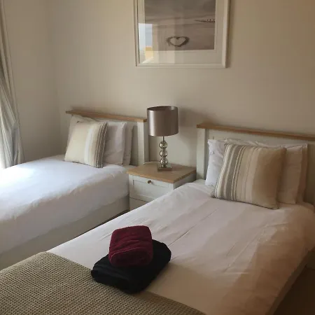 Apartment 2 Bed 2 Bath Penthouse With Pool, Stunning Views From The Terrace *