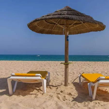 Apartment 2 Bed 2 Bath Penthouse With Pool, Stunning Views From The Terrace Conceicao (Faro)